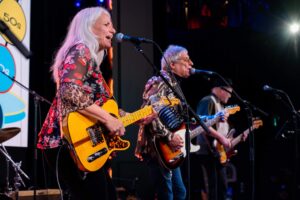 Lynda Kraar playing her Madcat